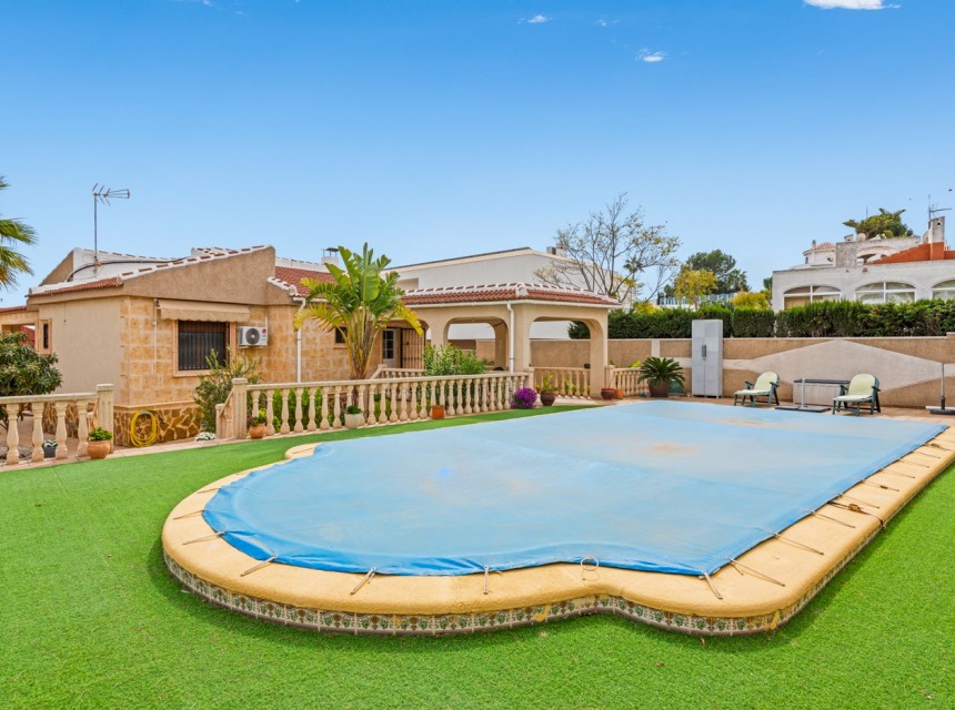 Begagnad - Villa - Torrevieja - Los Balcones