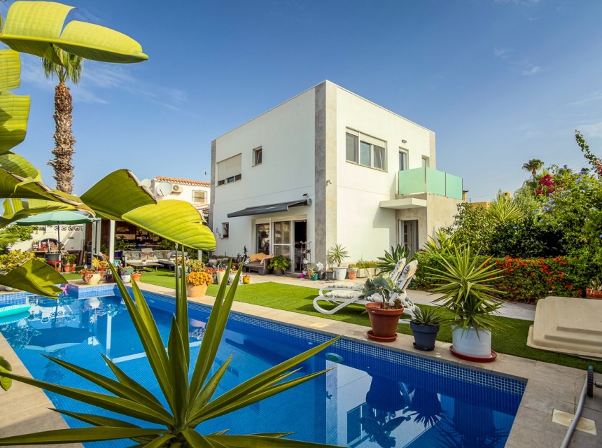 Begagnad - Villa - Torrevieja - Torreta - Florida