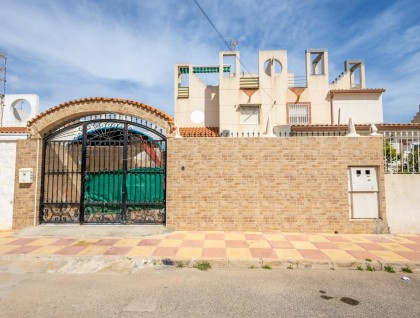 Begagnad - Villa - Torrevieja - Torretas