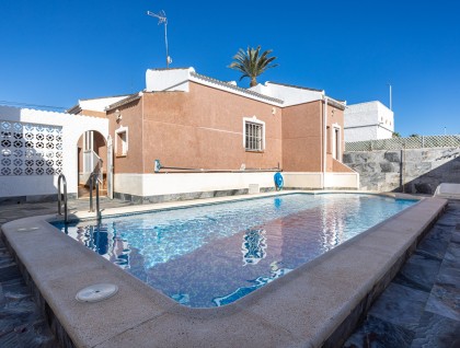 Begagnad - Villa - Torrevieja - Urbanización San Luis