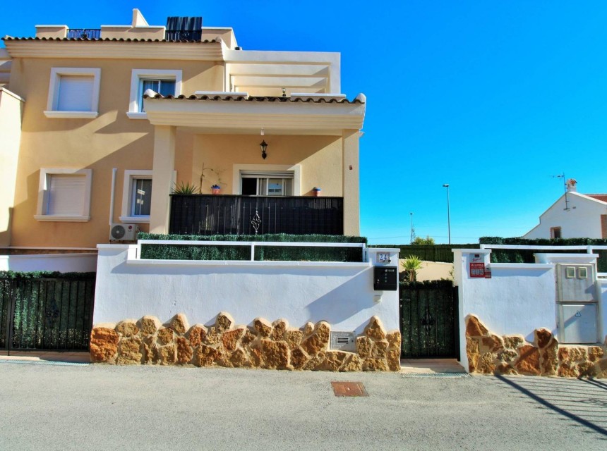 Brukt - Vertikaldelt - San Miguel de Salinas - Residencial los flamencos