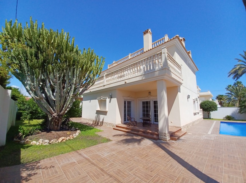 Brukt - Villa - Cabo Roig
