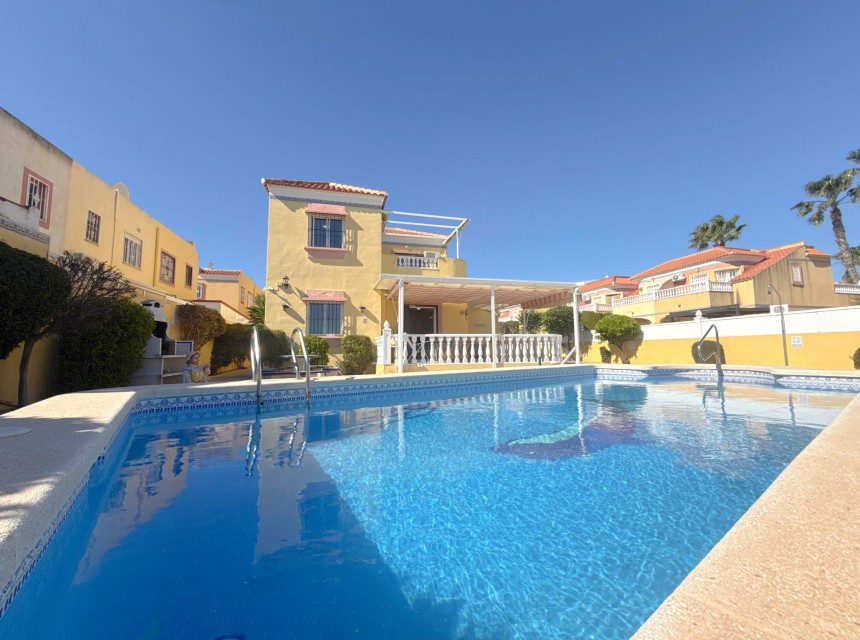 Brukt - Villa - Cabo Roig