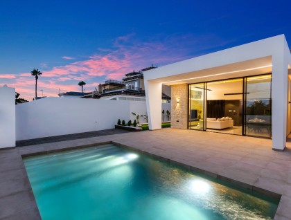 Brukt - Villa - El Chaparral, Torrevieja - El Chaparral