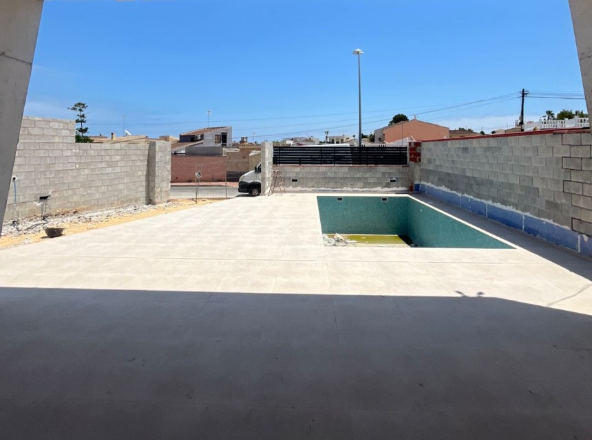 Brukt - Villa - El Chaparral, Torrevieja - El Chaparral