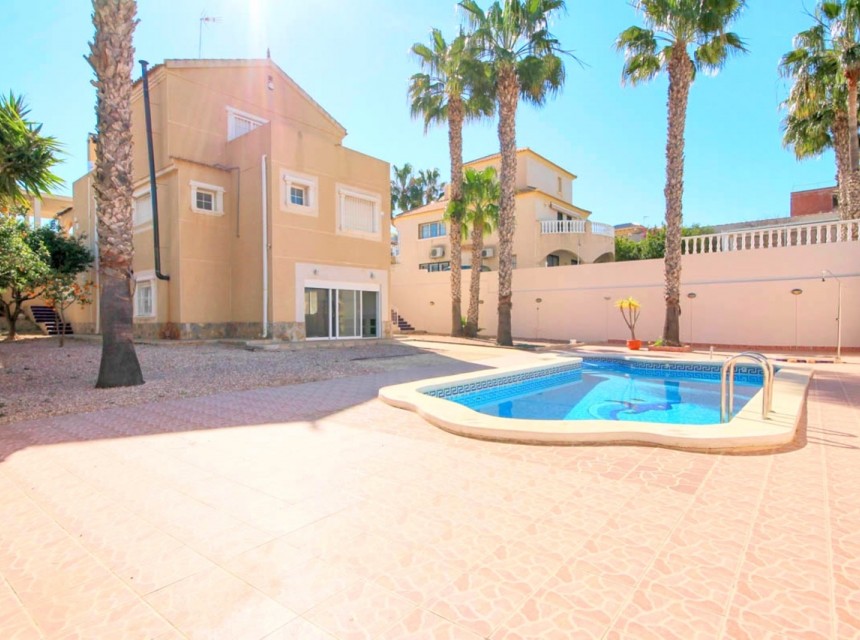 Brukt - Villa - Orihuela Costa - La Zenia