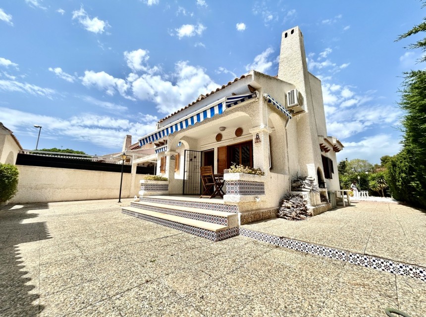 Brukt - Villa - Orihuela Costa - La Zenia