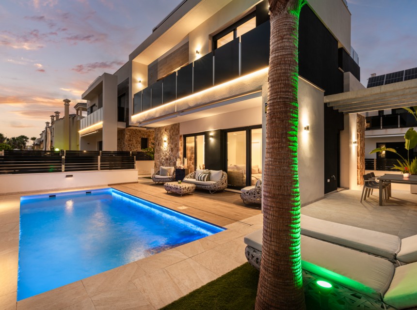 Brukt - Villa - Orihuela Costa - Lomas de Cabo Roig
