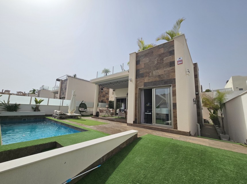 Brukt - Villa - Orihuela Costa - Villamartín