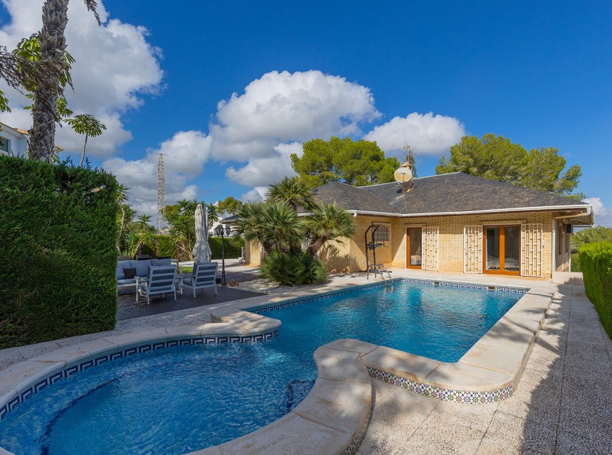 Brukt - Villa - Orihuela - Villamartín-Las Filipinas