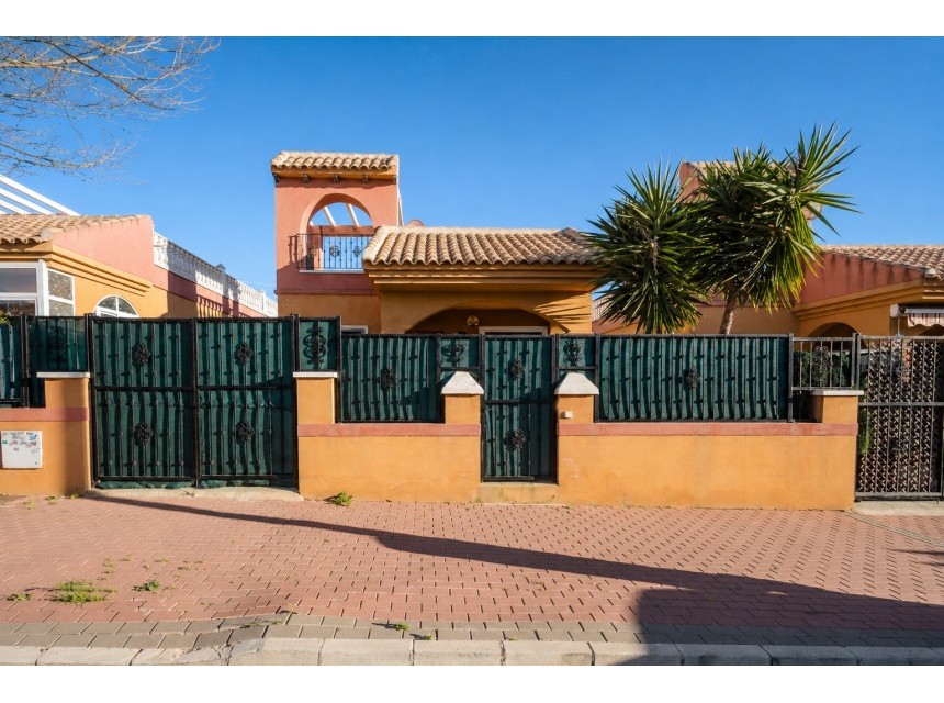 Brukt - Villa - Torrevieja - Aguas Nuevas