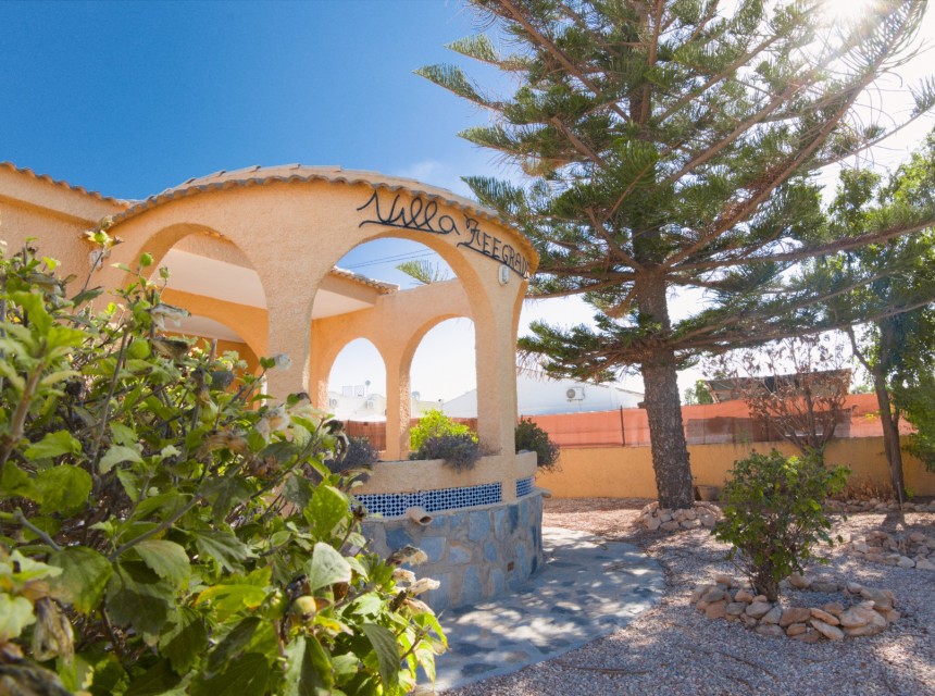 Brukt - Villa - Torrevieja - La Siesta