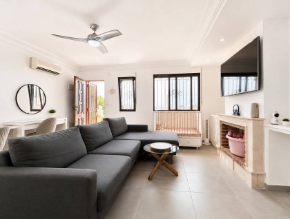 Brukt - Villa - Villamartín - Blue Lagoon