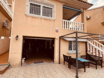 Brukt - Villa - Villamartín - Costa Blanca