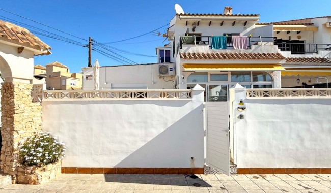 Bungalow - Sprzedaż - Torrevieja - La Mata