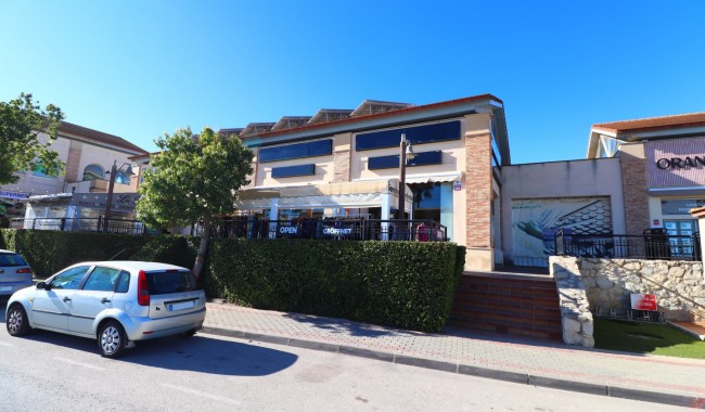 Business premises - Resale - Algorfa - La Finca Golf Resort
