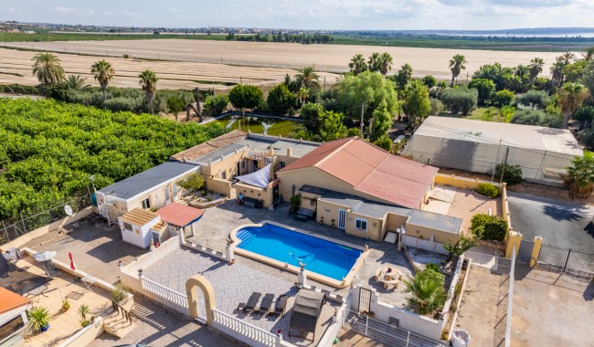 Chalet - Segunda mano - Los Montesinos - MR-2259