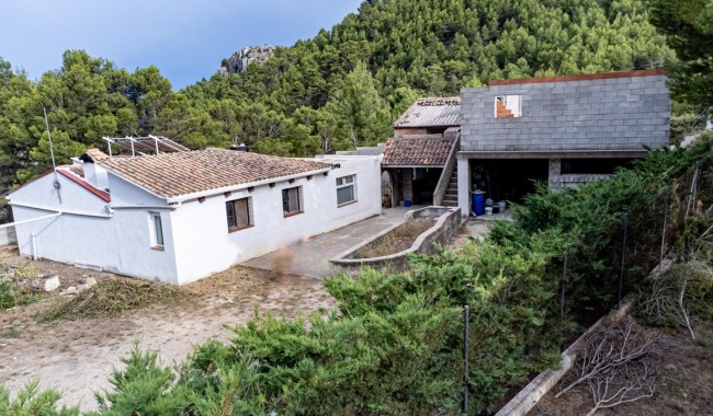 Finca - Brukt - Confrides - Confrides Centro