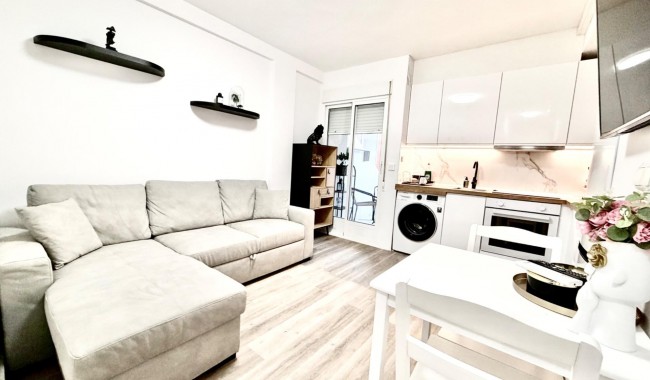 Lägenhet - Begagnad - Torrevieja - La Mata