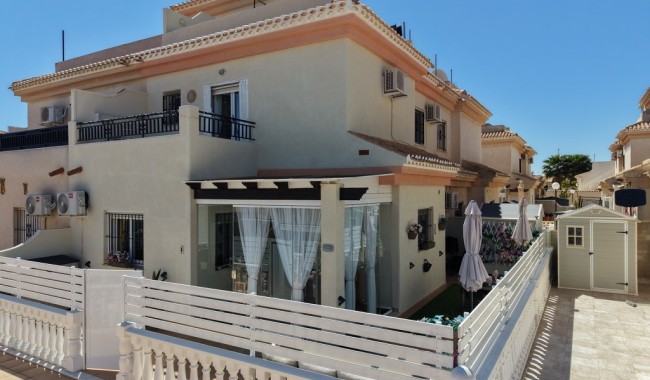 Quatro house - Resale - Orihuela Costa - Playa Flamenca