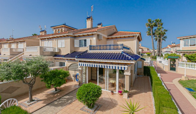 Quatro house - Resale - Playa Flamenca - Zenia Mar
