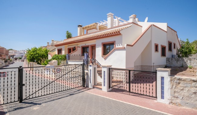 Quatro house - Resale - San Miguel de Salinas - LE-1726