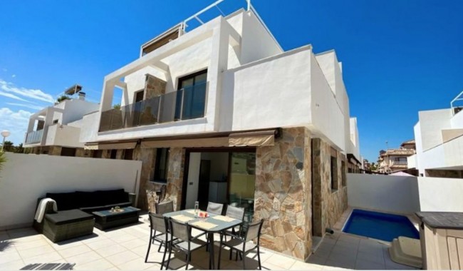 Quatro hus - Begagnad - Orihuela Costa - MG-2436