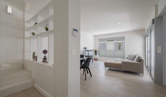 Quatro hus - Brukt - Orihuela Costa - CV-504
