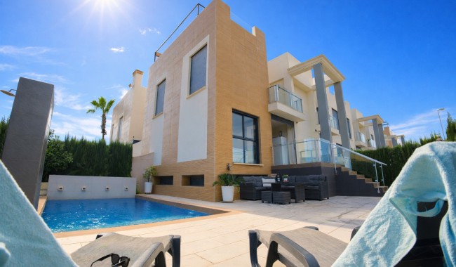 Radhus - Begagnad - Orihuela Costa - FU-2575