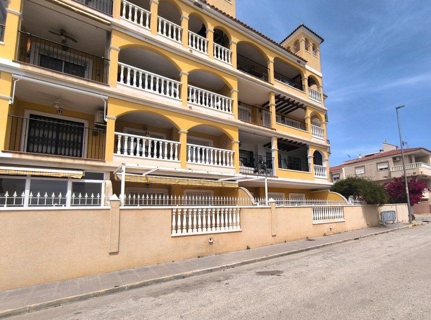 Resale - Apartment - Algorfa