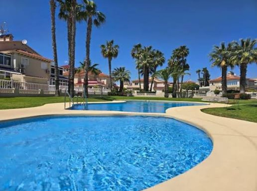 Resale - Apartment - Alicante