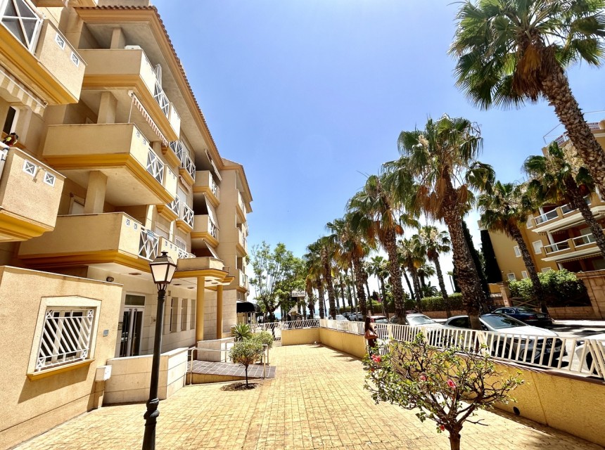 Resale - Apartment - Cabo Roig