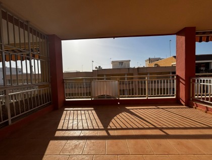 Resale - Apartment - Guardamar - Playa centro