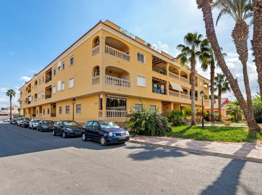 Resale - Apartment - Jacarilla