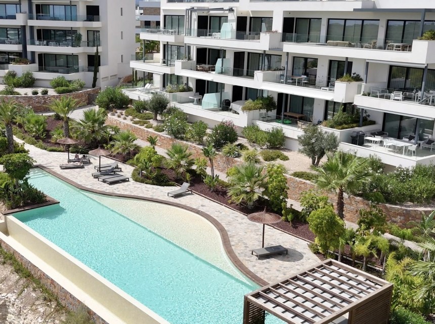 Resale - Apartment - Las Colinas Golf Resort