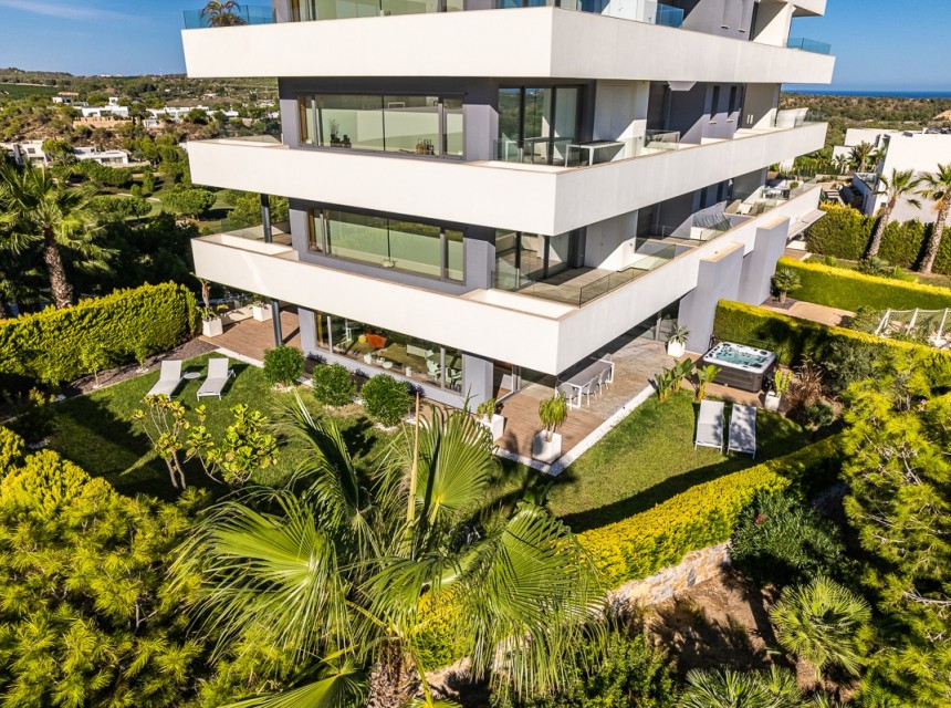 Resale - Apartment - Las Colinas Golf Resort