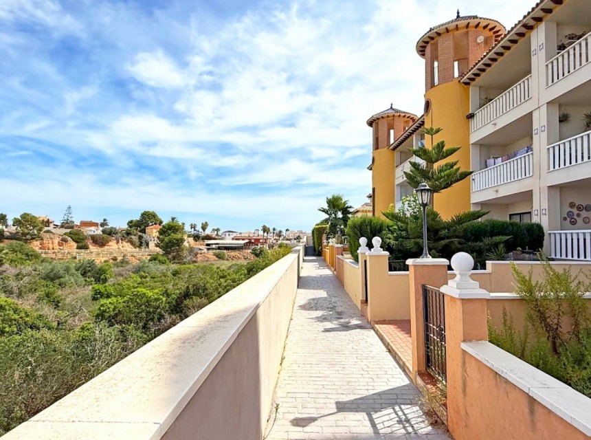 Resale - Apartment - Orihuela Costa - Cabo Roig