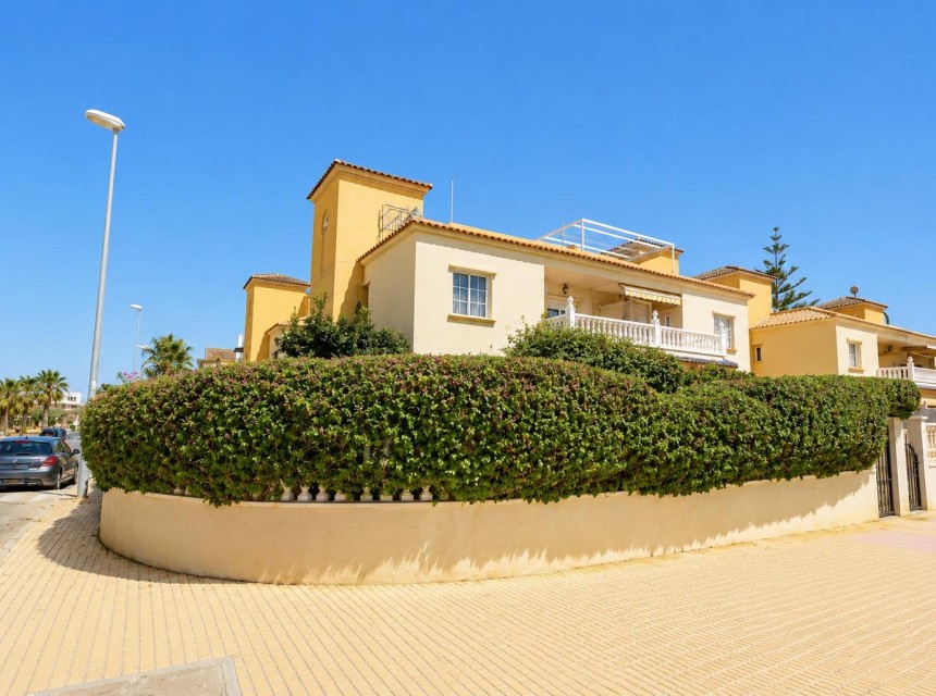 Resale - Apartment - Orihuela Costa - Cabo Roig