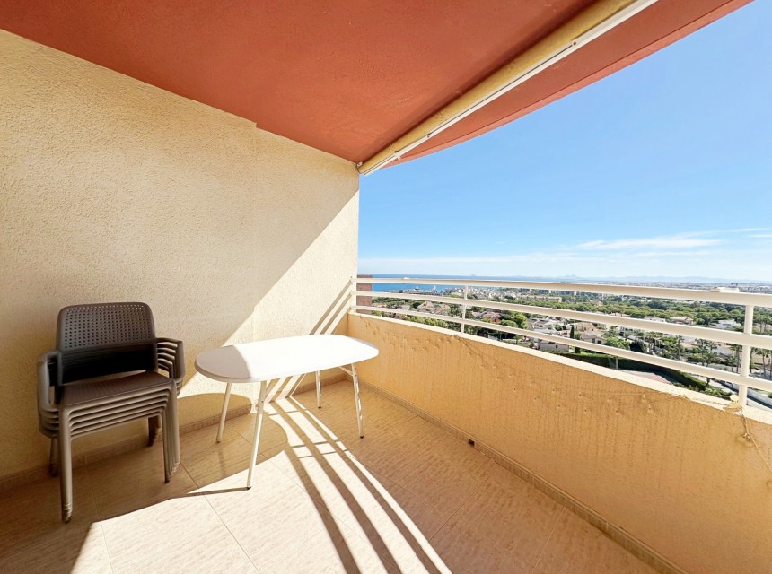 Resale - Apartment - Orihuela Costa - Campoamor