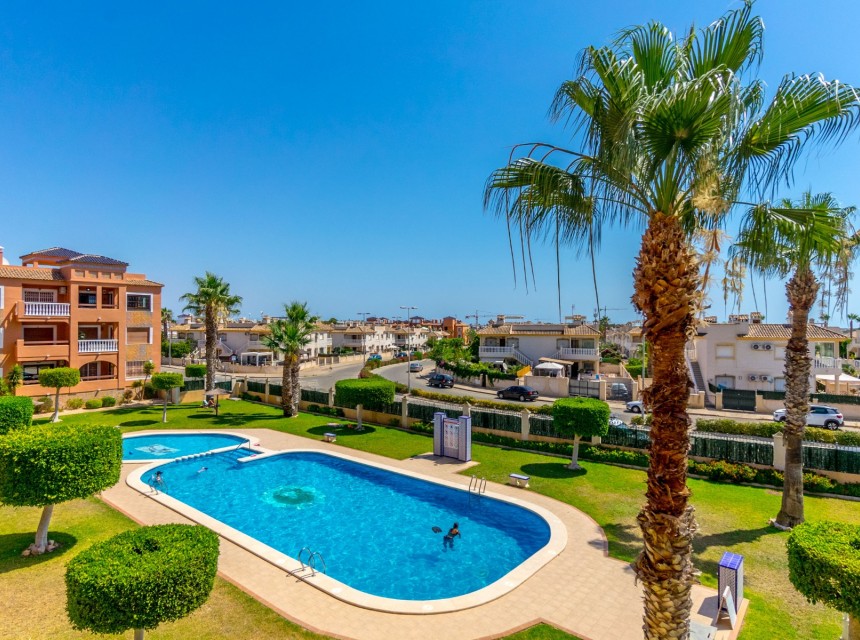 Resale - Apartment - Orihuela Costa - Villamartín