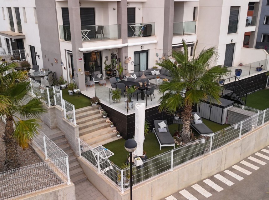 Resale - Apartment - Orihuela Costa - Villamartín