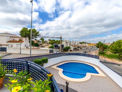 Resale - Apartment - Orihuela Costa - Villamartín