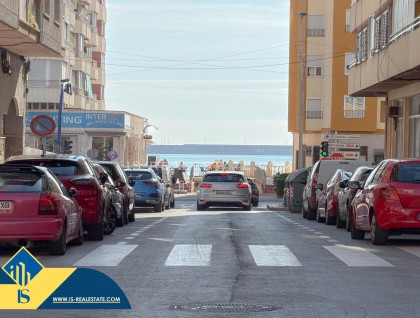 Resale - Apartment - Torrevieja - Acequion