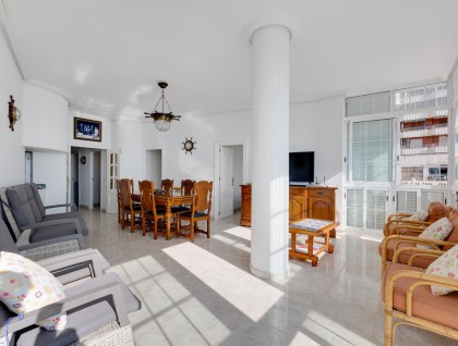 Resale - Apartment - Torrevieja - Acequion