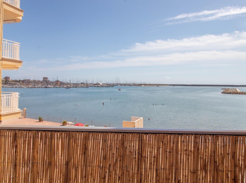 Resale - Apartment - Torrevieja - Acequion