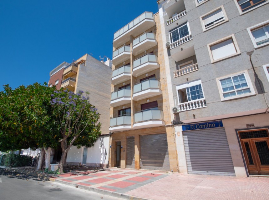 Resale - Apartment - Torrevieja - Acequion