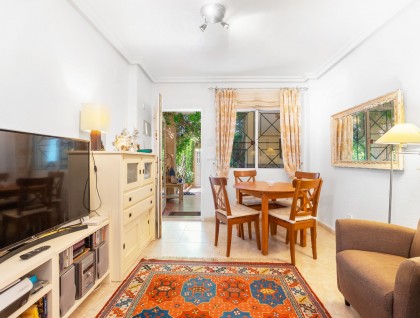 Resale - Apartment - Torrevieja - Aguas Nuevas