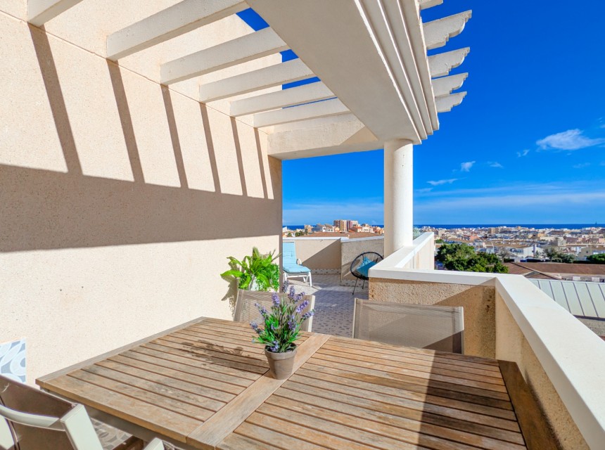 Resale - Apartment - Torrevieja - Aguas Nuevas