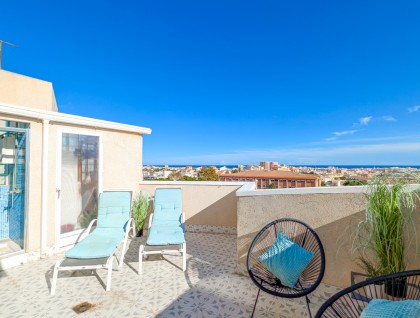 Resale - Apartment - Torrevieja - Aguas Nuevas