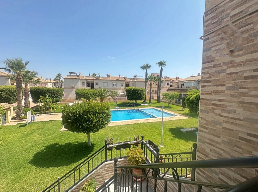 Resale - Apartment - Torrevieja - Aguas Nuevas